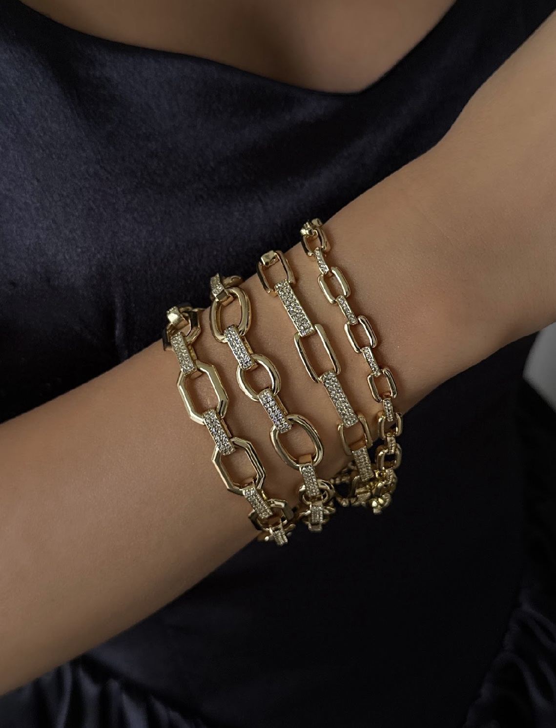 screenshot-184 Dikdörtgen Zincir Taş Detay Bileklik - Görsel 1