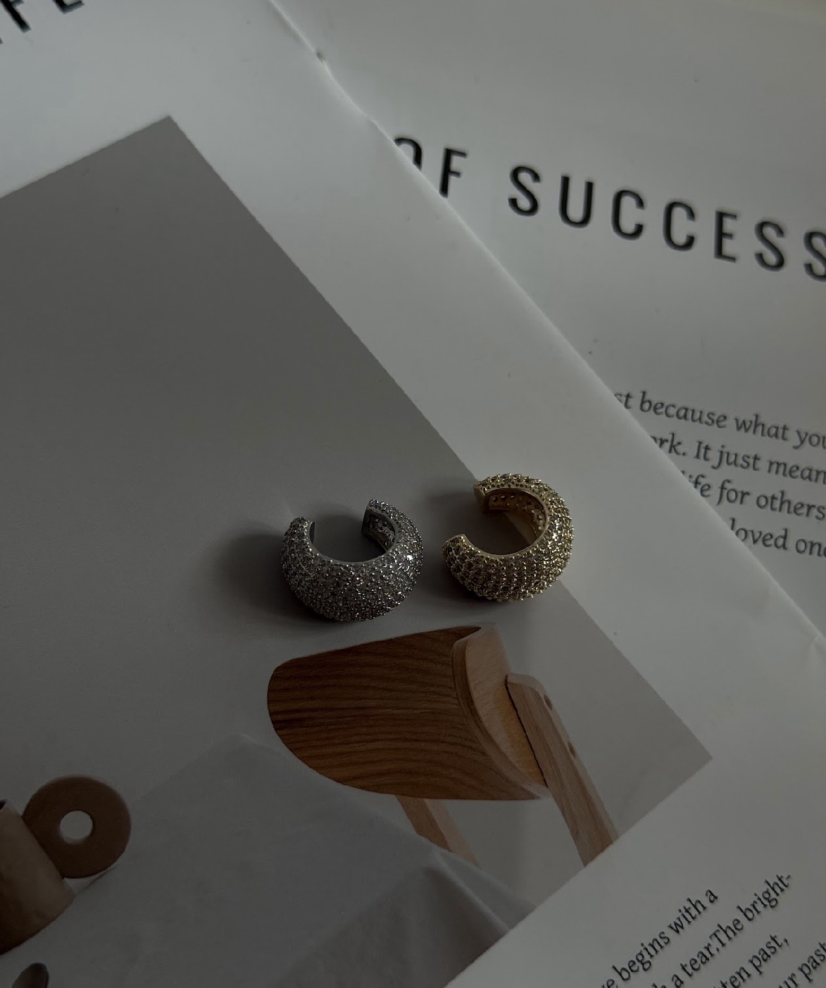 screenshot-98 Taş Detay Gold Earcuff - Görsel 1